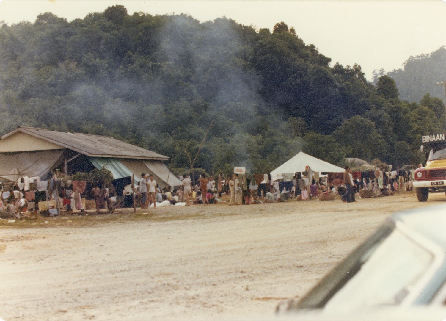 refugee-camp-kuantan-malaysia-dec-1978-1086331-medium